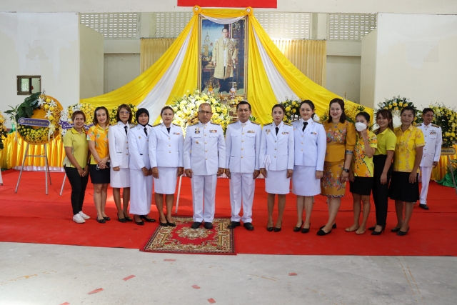 ร่วมพิธีถวายพวงมาลา เนื่องในวันคล้ายวันสวรรคตพระบาทสมเด็จพระบรมชนกาธิเบศร