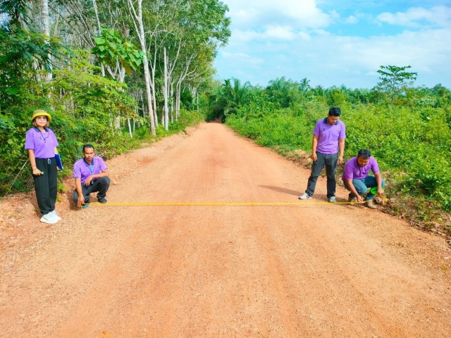 ตรวจรับพัสดุโครงการปรับปรุงซ่อมเเซมถนนลูกรังสายในหมู่บ้าน (ถนนสายทุ่งขี้เดือน) หมู่ที่ 7