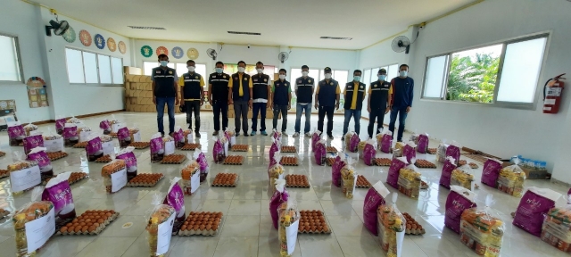 มอบถุงยังชีพเพื่อบรรเทาความเดือดร้อนในด้านการดำรงชีพ