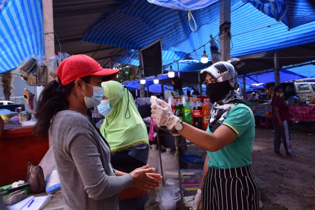 ติดตามการปฏิบัติตามมาตรการป้องกัน COVID-19 ในตลาดนัด(ครั้งที่ 3)
