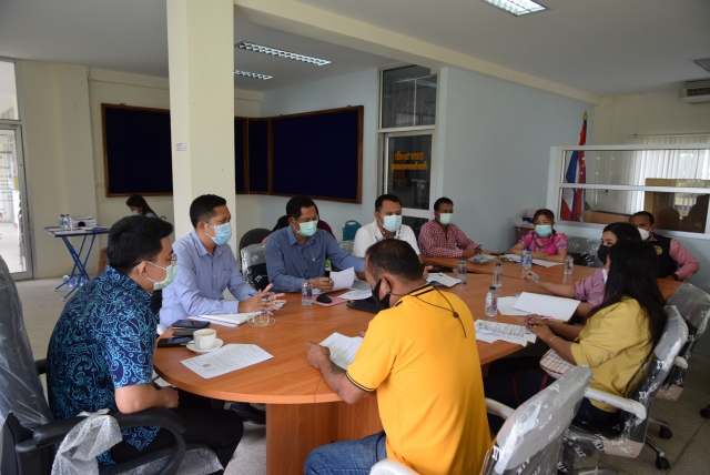ประชุมกำหนดมาตรการป้องกันโรค COVID-19 ในพื้นที่ตลาด อ.ลำทับ